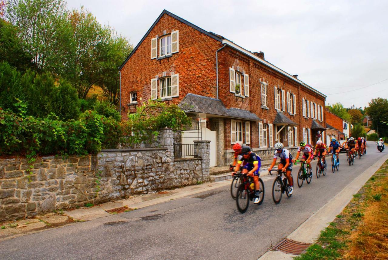 Les2Sources Bike-B&B Rochefort Bagian luar foto